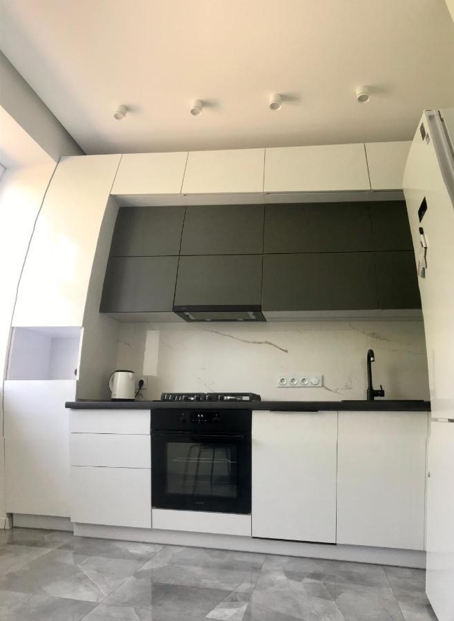 Затишні Та Просторі Апартаменти В Новобудові Ternopil Extérieur photo